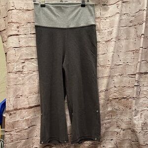 Lululemon Athletica Charcoal and Heather Gray yoga pants